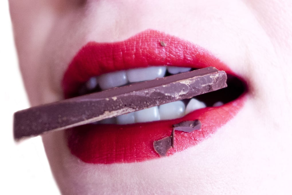 woman mouth teeth sweets 37831